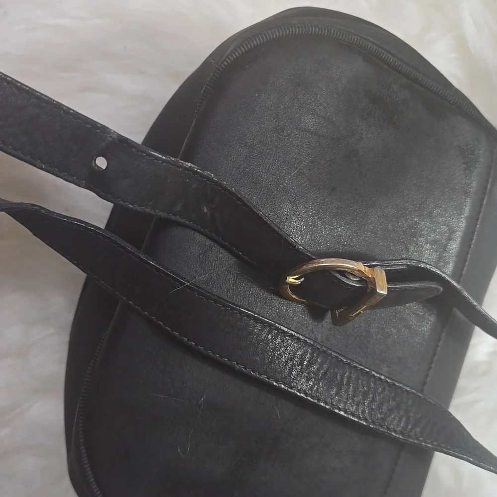 Salvatore‎ Ferragamo Black Leather Crossbody Bag